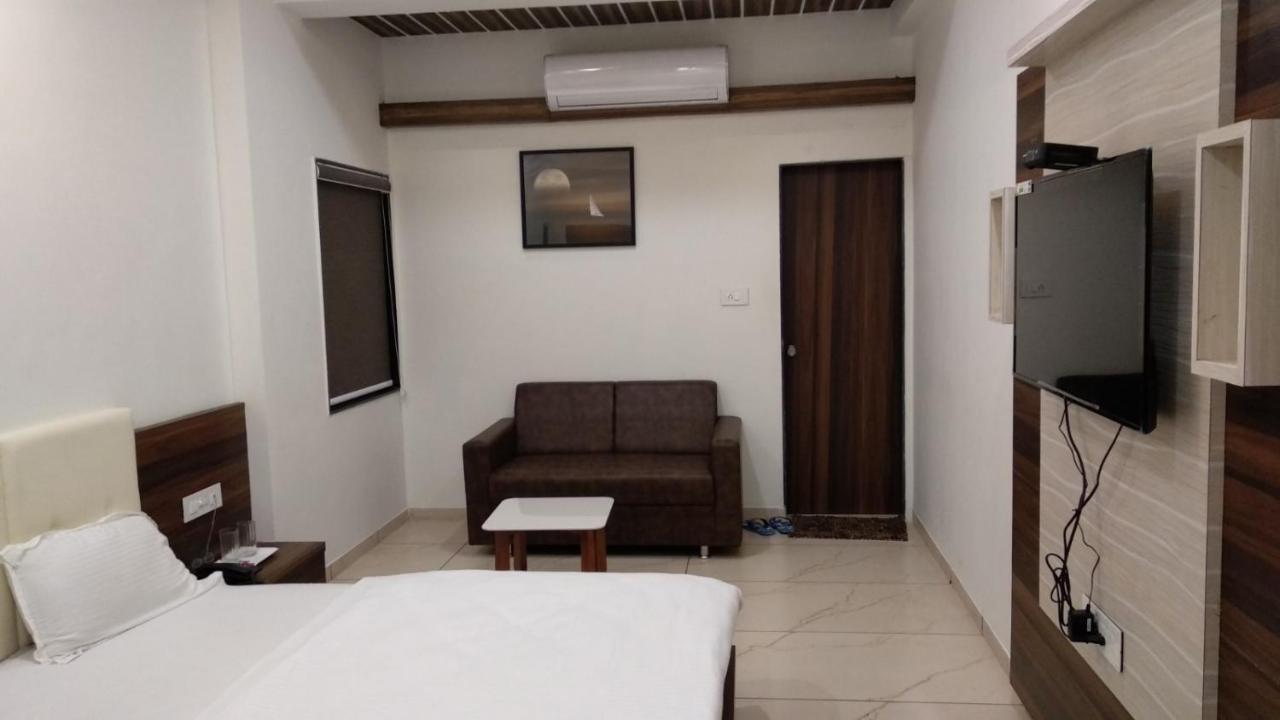 Hotel The Grand Shiva Gondal Extérieur photo